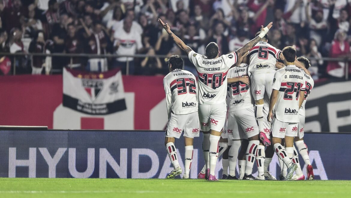 sao-paulo-garante-premiacao-milionaria-com-vaga-as-quartas-da-libertadores