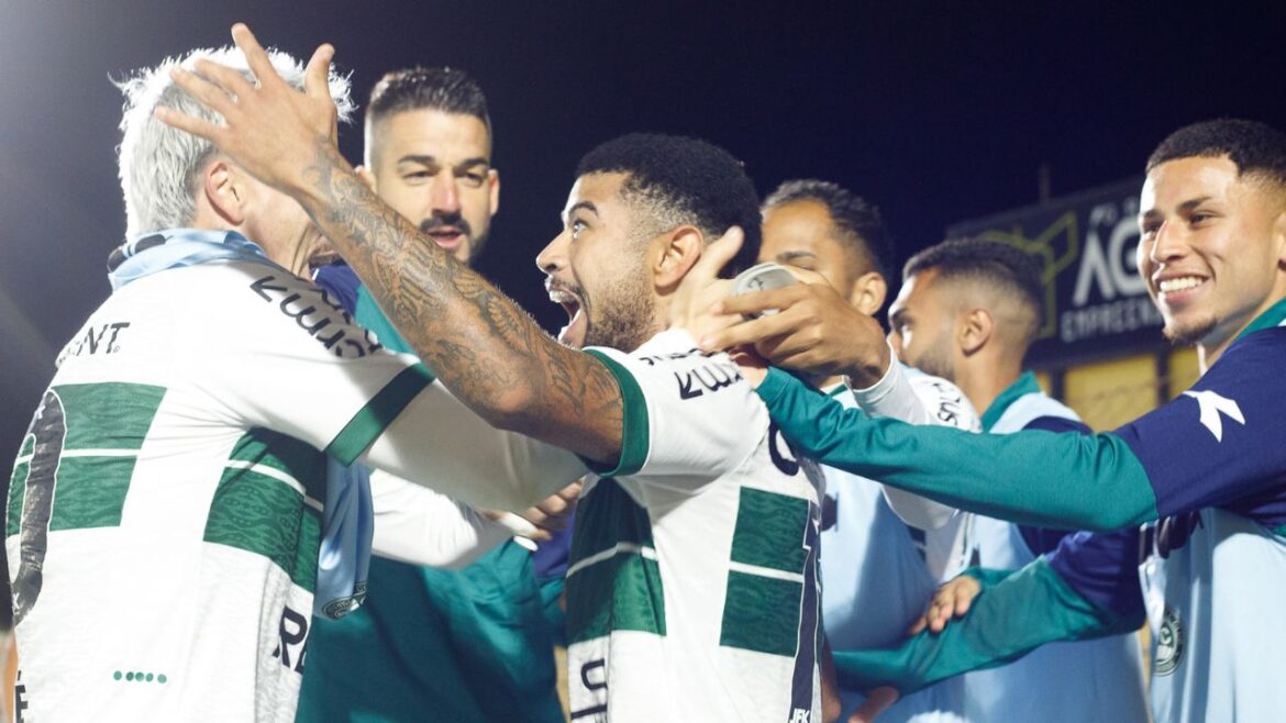 coritiba-alcanca-marca-historica-como-visitante-que-o-aproxima-do-acesso