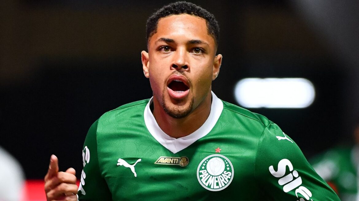 ex-coritiba-relembra-passagem-relampago-no-barcelona-e-defende-vitor-roque