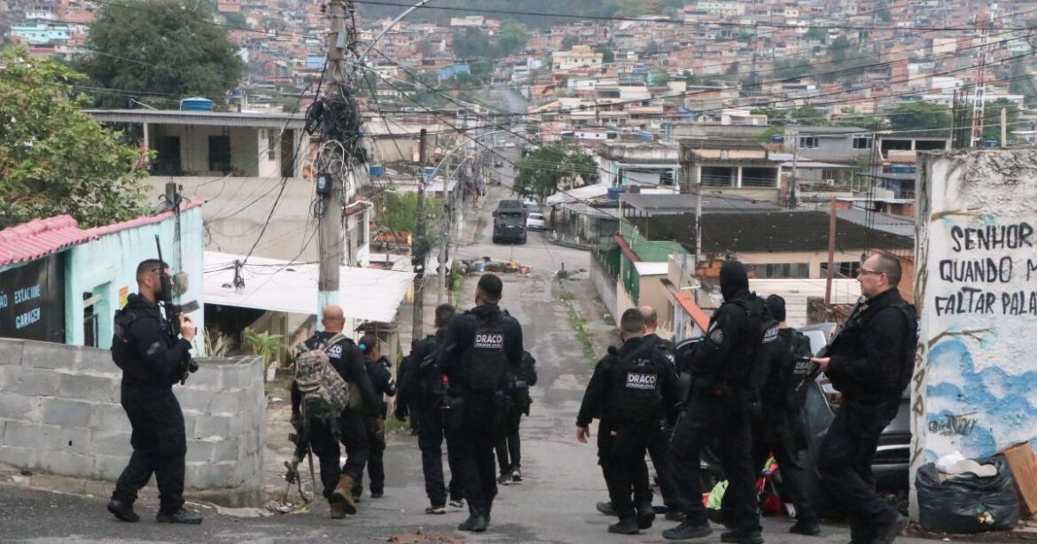 cenas-de-guerra-e-20-mortos:-o-que-se-sabe-sobre-megaoperacao-no-alemao