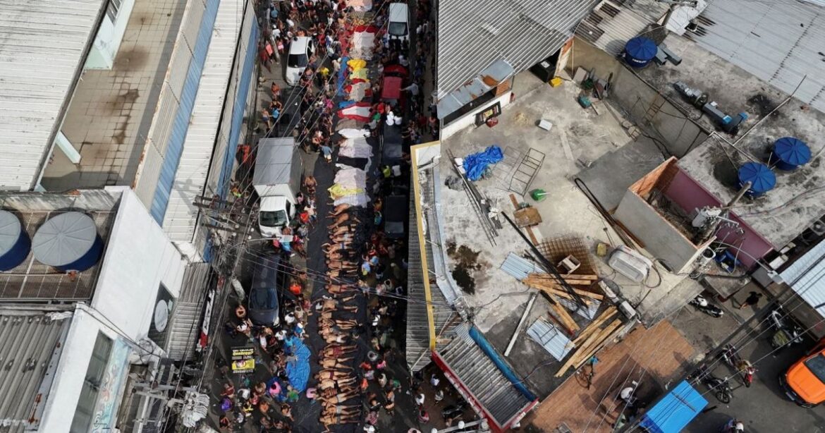 por-que-policia-do-rj-nao-retirou-da-mata-os-corpos-de-membros-do-cv?