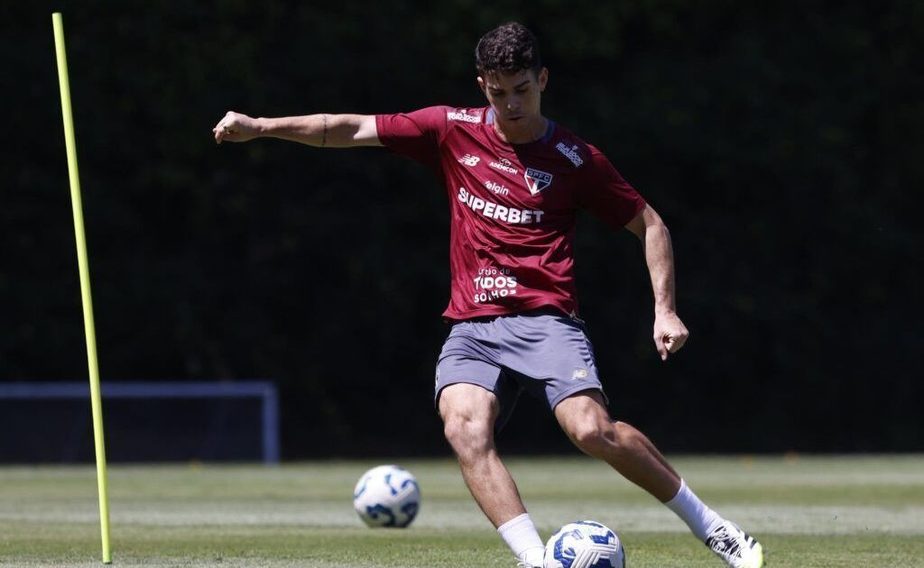 sao-paulo:-oscar-se-pronuncia-apos-arritmia-cardiaca-e-desmaio