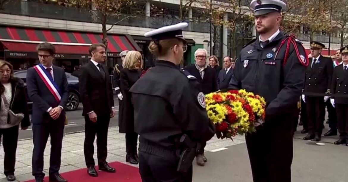 franca-homenageia-vitimas-de-ataques-do-estado-islamico-apos-dez-anos