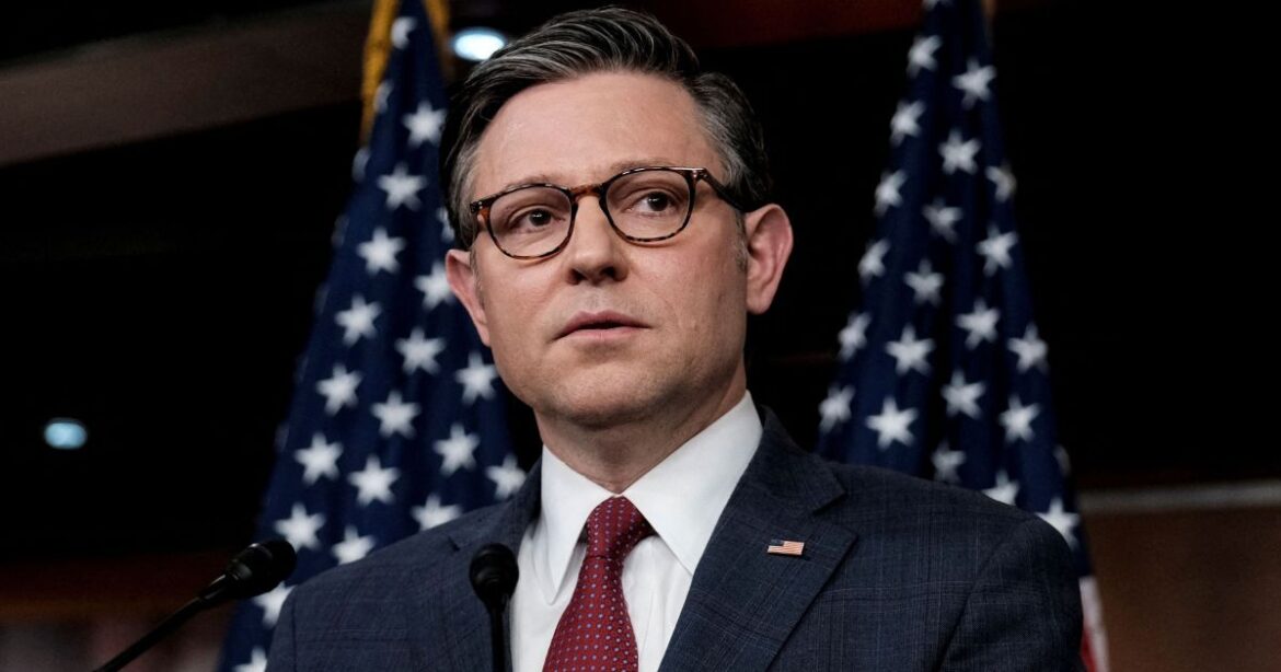 mike-johnson-diz-que-“nao-ha-nada-a-esconder”-sobre-arquivos-de-epstein