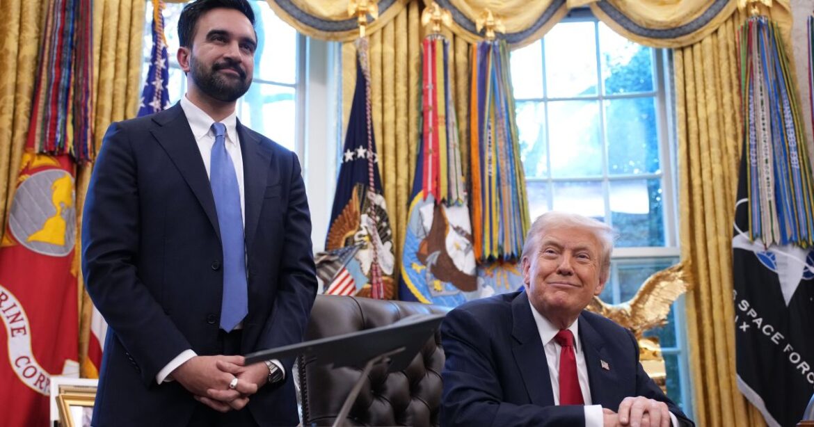 trump-diz-que-e-“ok”-prefeito-eleito-de-nova-york-chama-lo-de-fascista