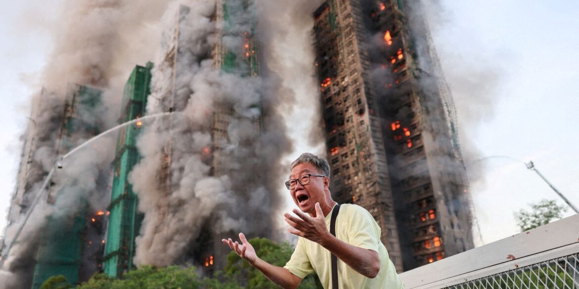 bombeiros-conseguem-controlar-incendio-em-complexo-de-hong-kong