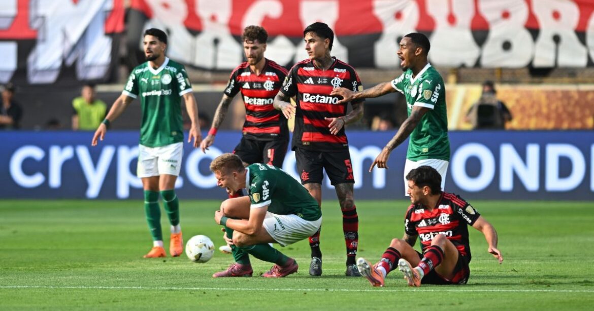 merecia-ser-expulso?-veja-lance-de-pulgar-em-fuchs-em-palmeiras-x-flamengo