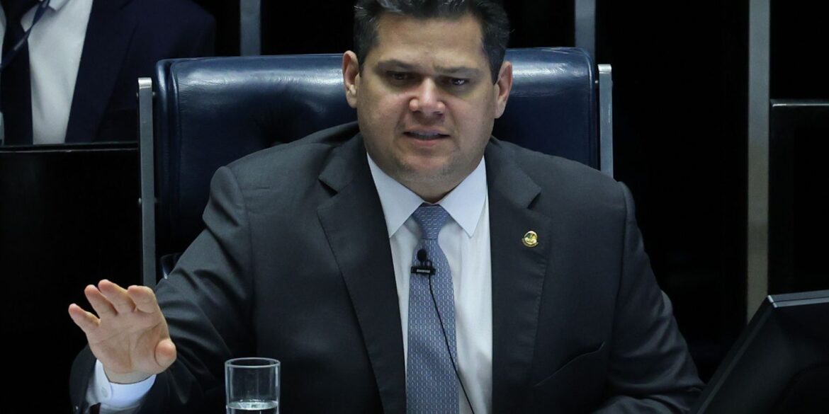 alcolumbre-quer-pautar-projeto-da-dosimetria-assim-que-sair-da-camara
