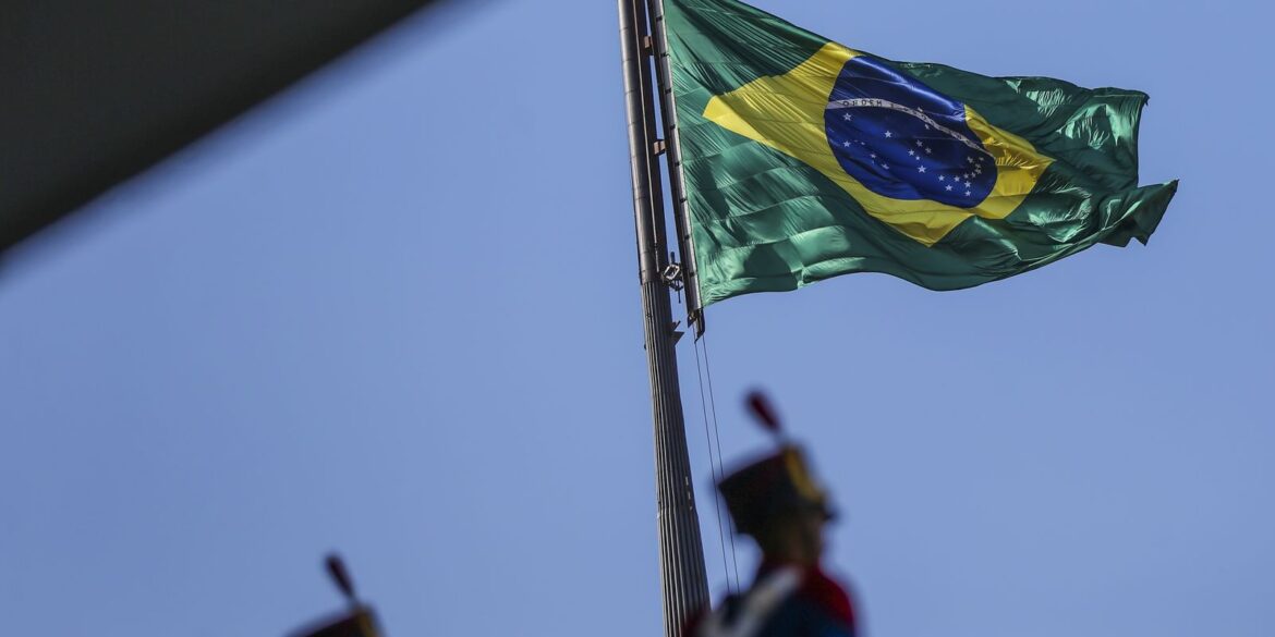 politicos-e-autoridades-celebram-queda-da-lei-magnitsky-contra-moraes