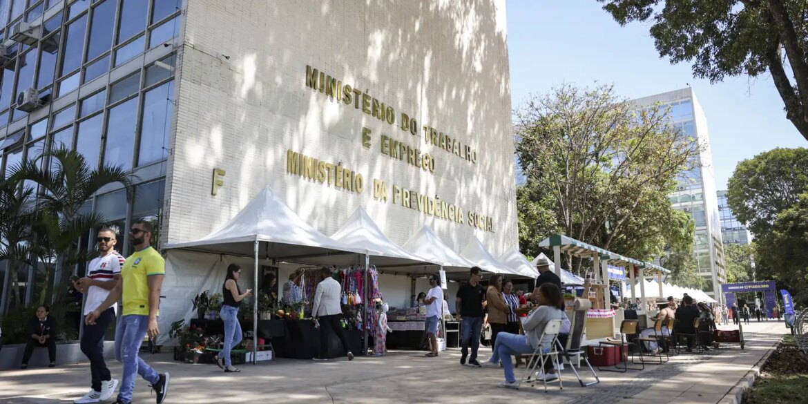 governo-libera-mais-r$-4,6-bi-para-pagar-saque-aniversario-do-fgts