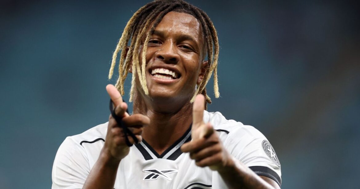 palmeiras-tenta-danilo,-do-botafogo,-mas-tem-entraves-por-contratacao