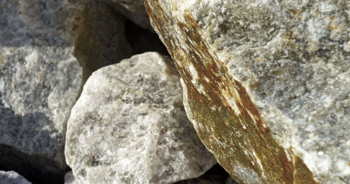 empresa-indiana-de-baterias-investe-r$-210-milhoes-na-cbl,-de-litio