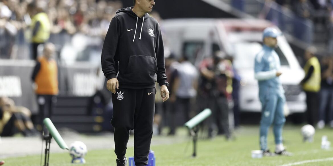 tecnico-lucas-piccinato-e-demitido-da-equipe-feminina-do-corinthians