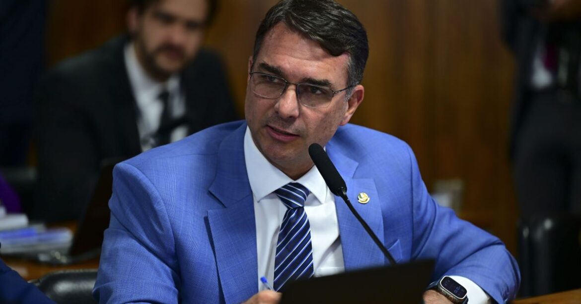 real-time-big-data:-flavio-lidera-cenarios-de-1o-turno-no-espirito-santo