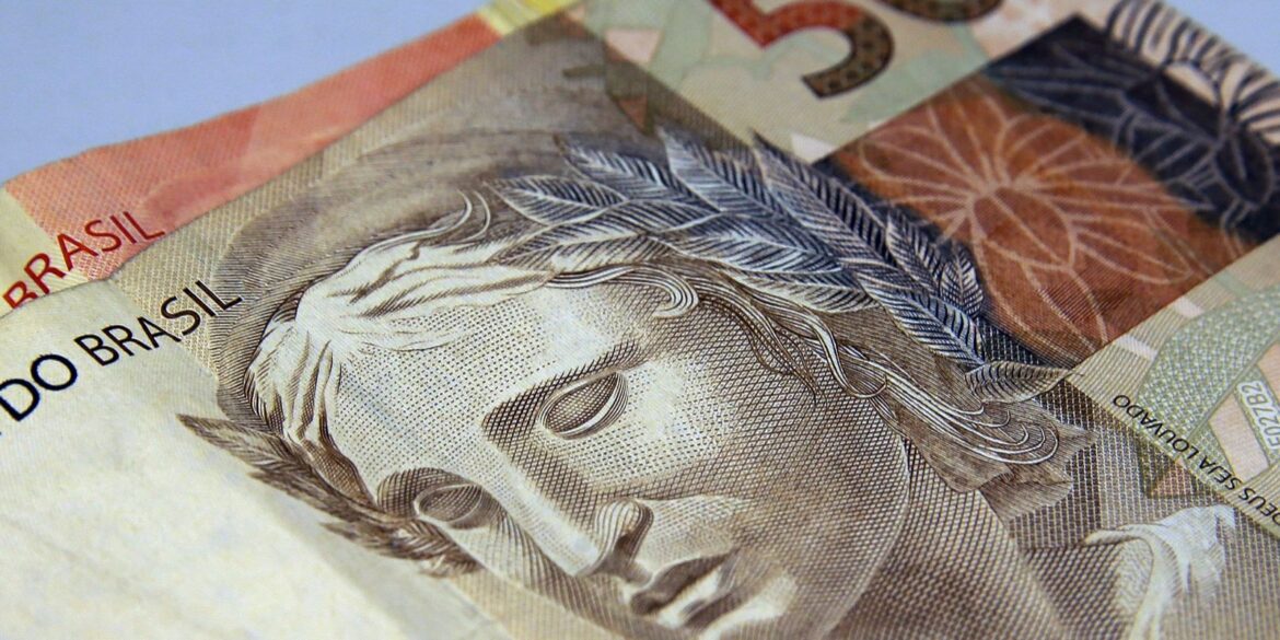 caixa-libera-abono-salarial-para-nascidos-em-fevereiro
