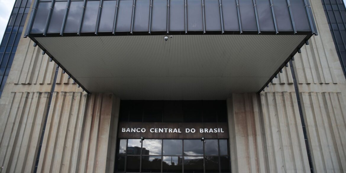 ata-do-copom:-bc-nao-indica-mais-cortes-na-taxa-de-juros