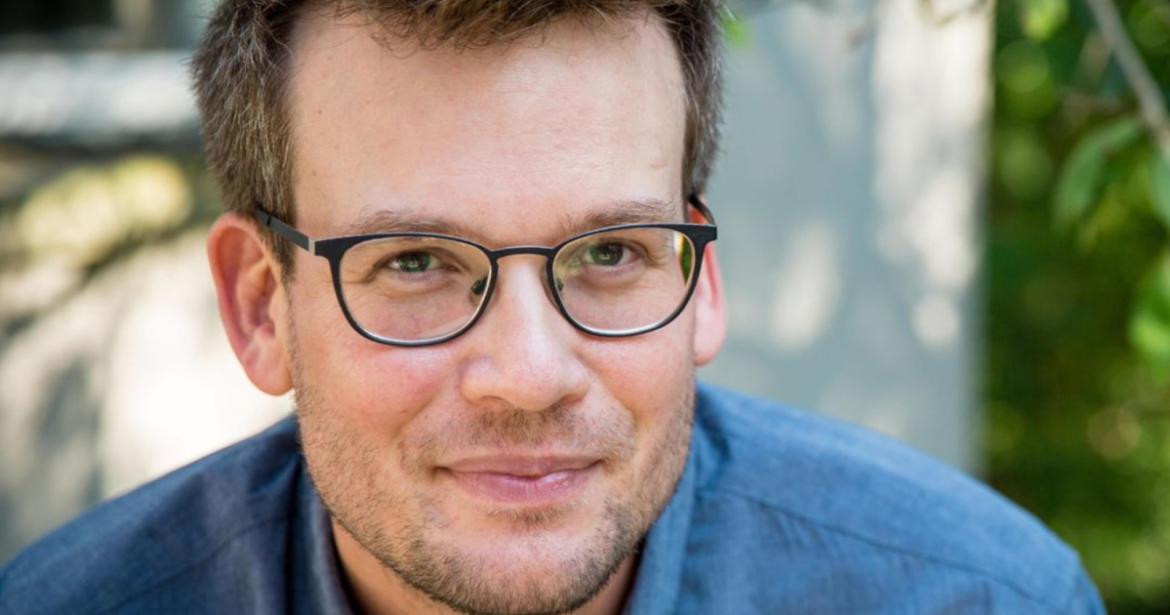 apos-9-anos,-novo-romance-ficcional-de-john-green-sera-lancado-no-brasil