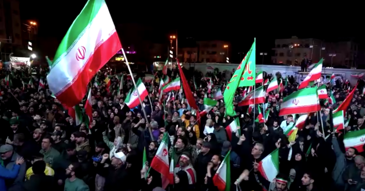 iranianos-vao-as-ruas-e-prometem-seguir-khamenei-apos-cessar-fogo