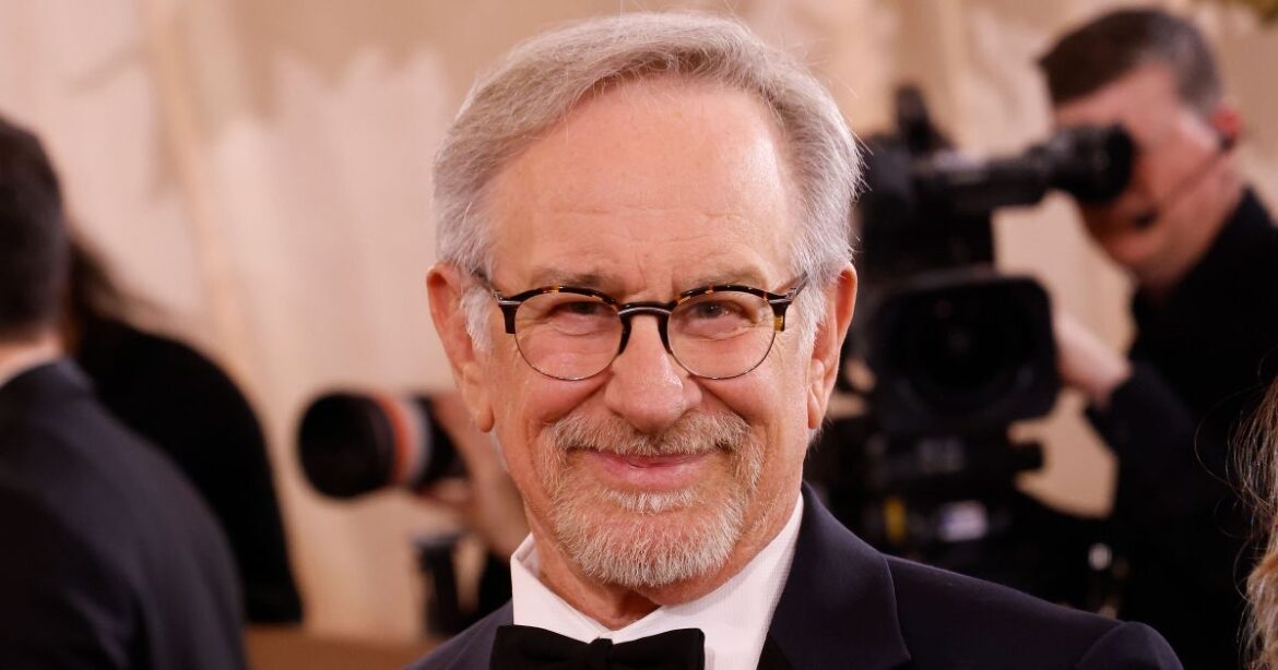 spielberg-critica-remakes-e-sequencias:-“precisamos-contar-historias-novas”