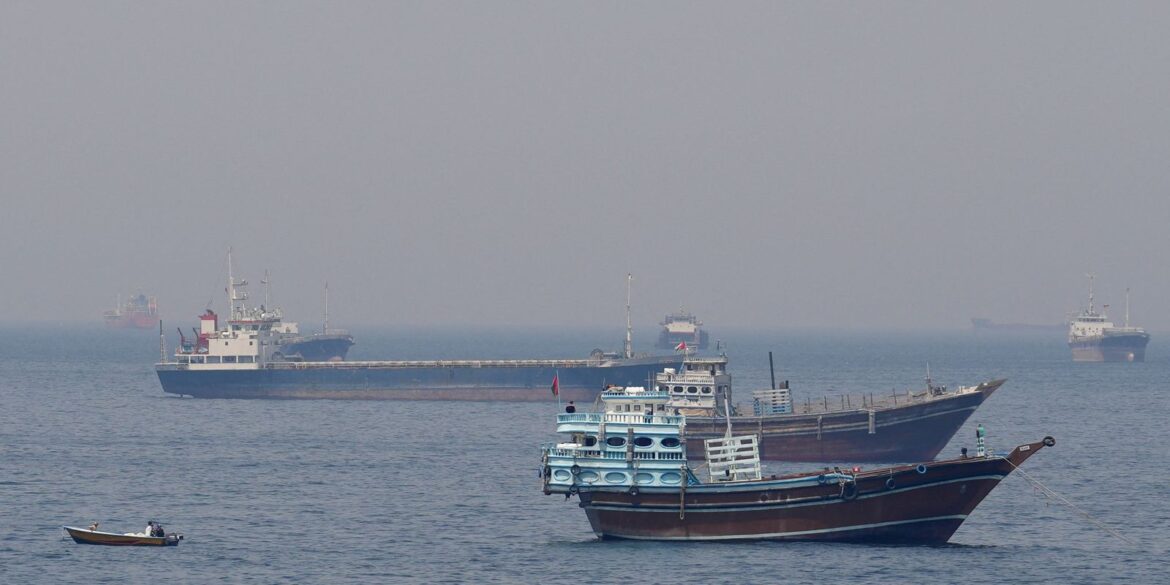 em-meio-a-impasse,-ira-e-eua-disputam-controle-do-estreito-de-ormuz