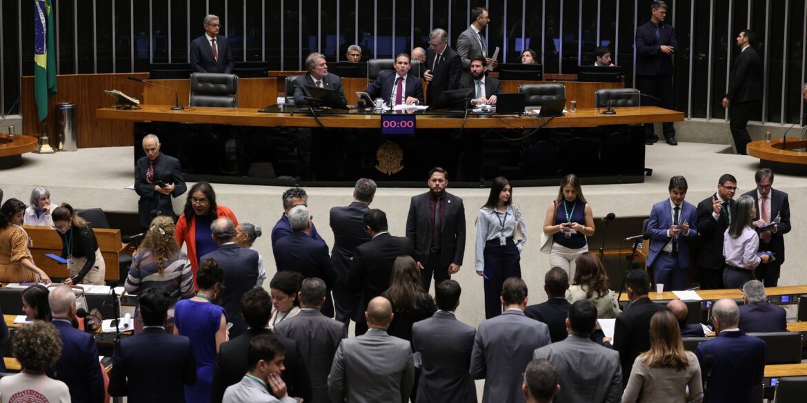 camara-inicia-analise-de-projeto-sobre-exploracao-de-minerais-criticos