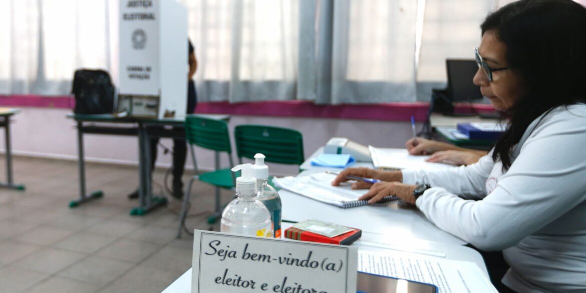 eleicoes-2026:-eleitor-pode-se-inscrever-para-ser-mesario-voluntario