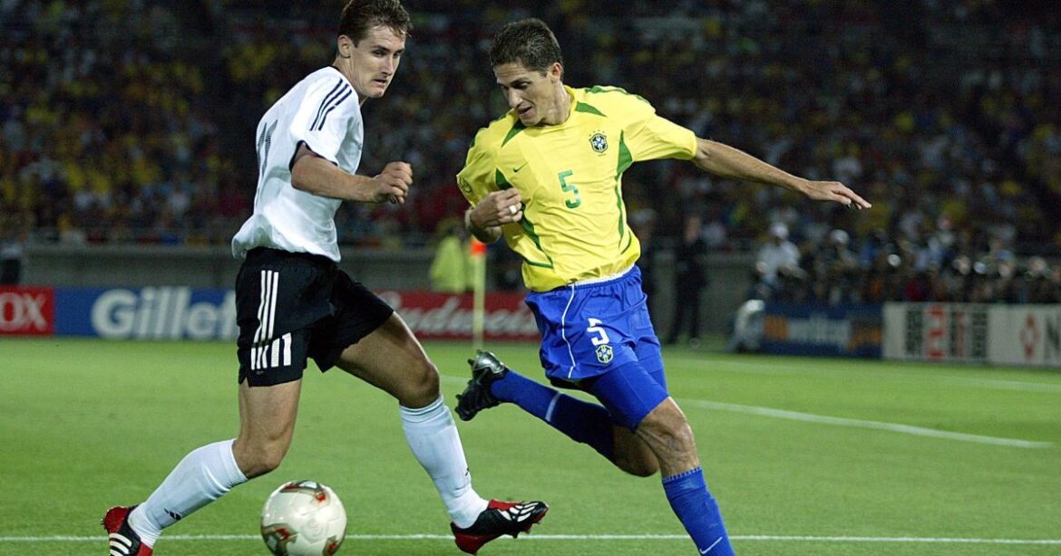 campeao-mundial-pelo-brasil-ve-dificuldade-nas-laterais-da-selecao