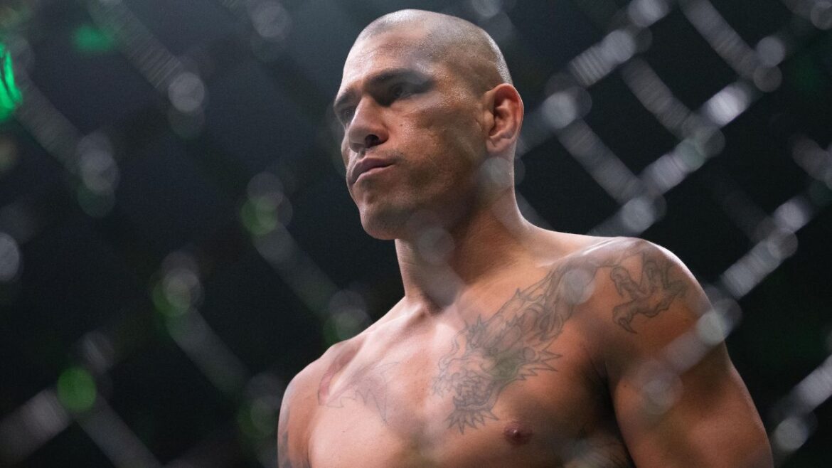 rival-provoca-poatan-e-causa-climao-em-coletiva-do-ufc