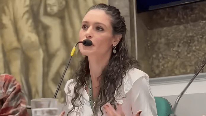 atriz-relata-dificuldade-ate-receber-diagnostico-de-doenca-oculta