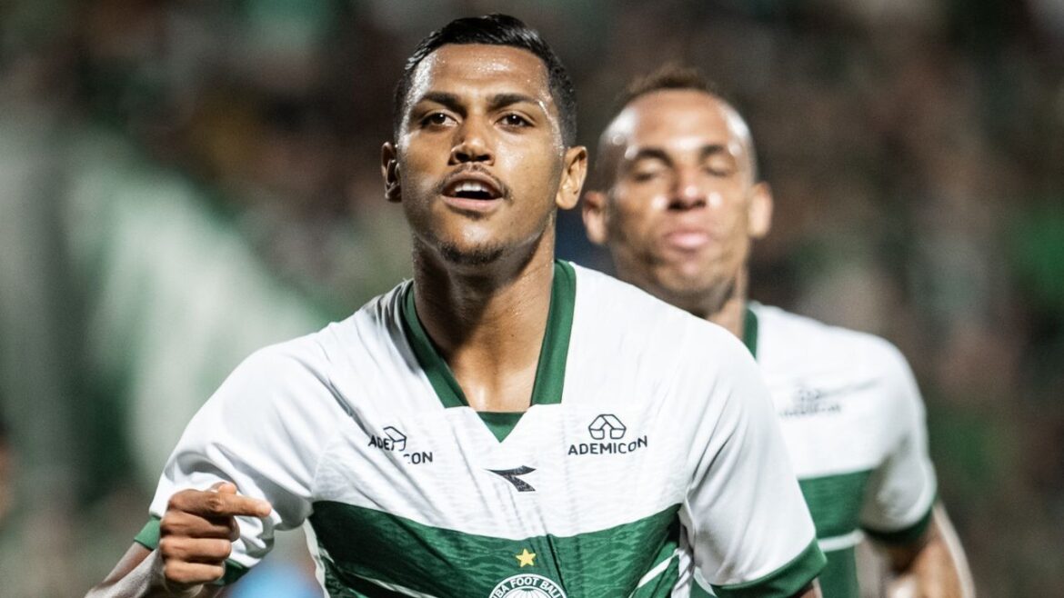“sinergia”:-atacante-do-coritiba-explica-eficiencia-do-setor-no-brasileirao