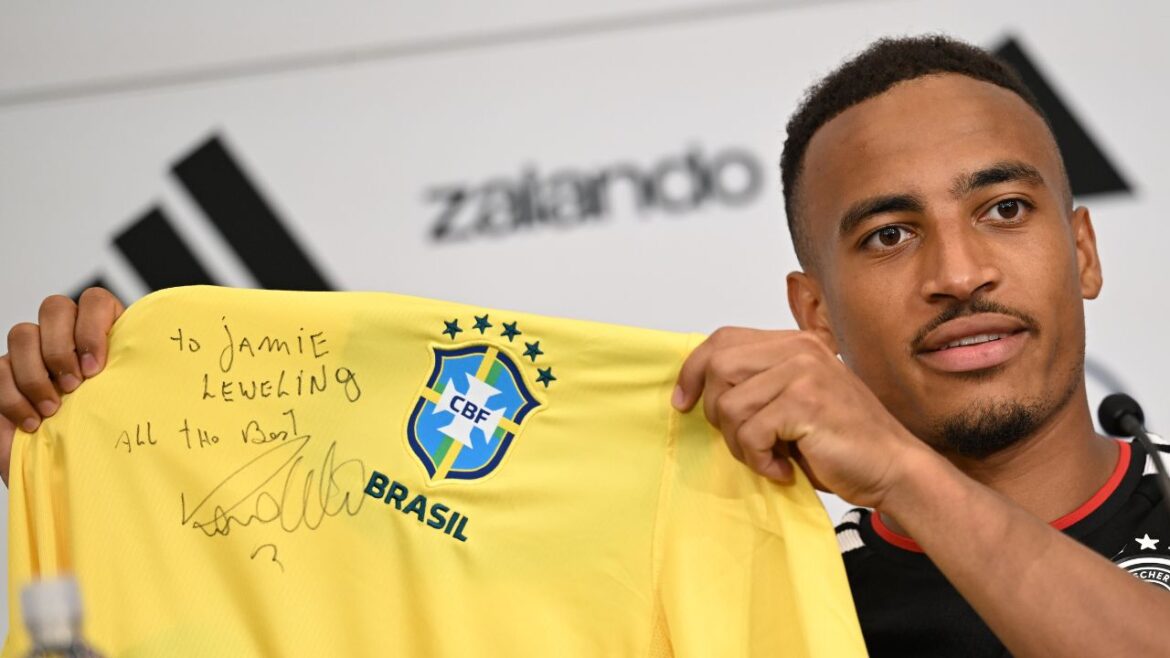 atacante-promete-corte-“cascao”-do-ronaldo-se-selecao-for-campea-da-copa-do-mundo