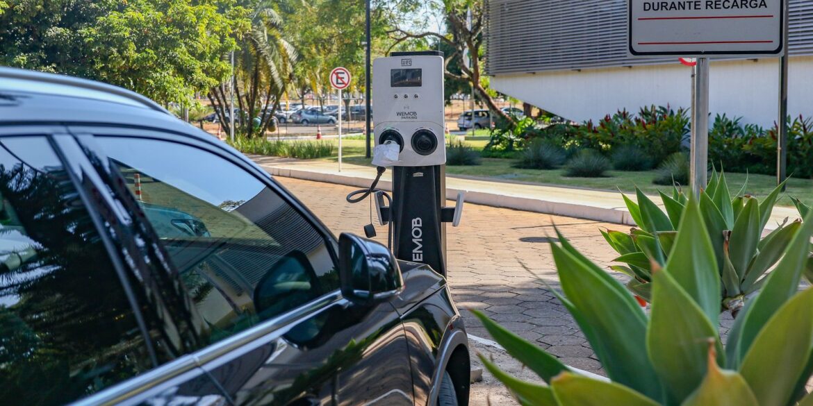 governo-mantem-elevacao-de-tarifas-a-carro-eletrico-e-renova-cota-zero