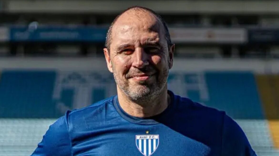 ex-coritiba-e-parana-clube-acerta-com-clube-da-serie-b