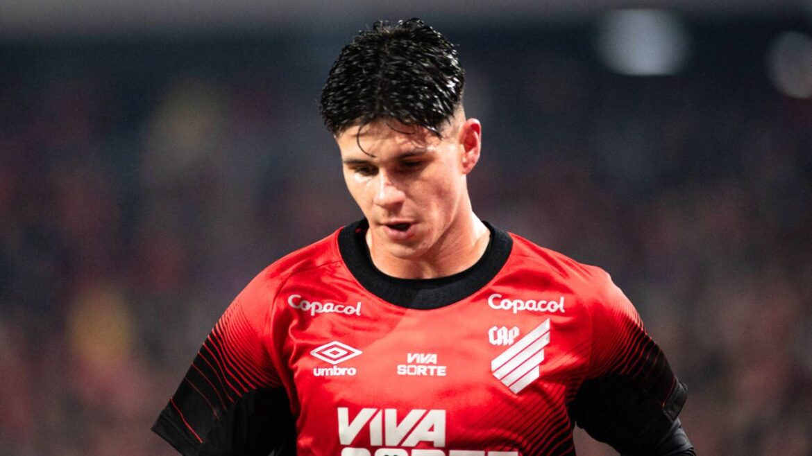janela-do-athletico-preocupa-e-expoe-problema-cronico