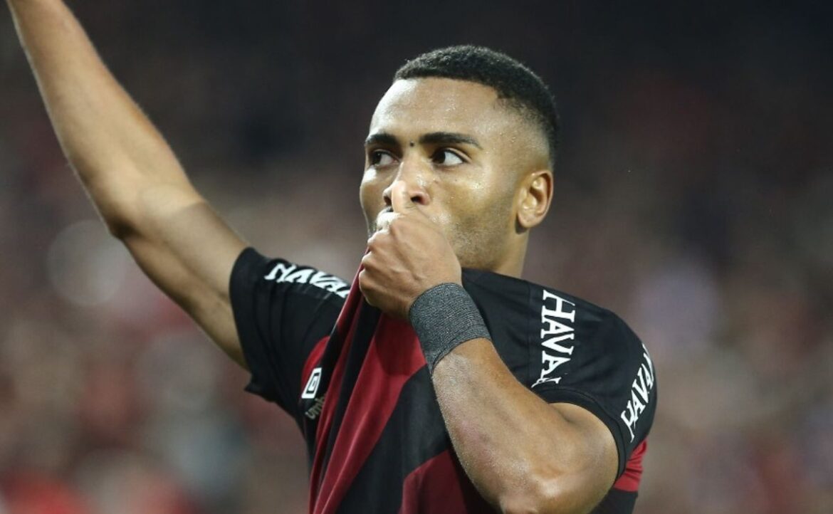 athletico-embala-contra-o-internacional-e-cola-no-flamengo-no-brasileirao