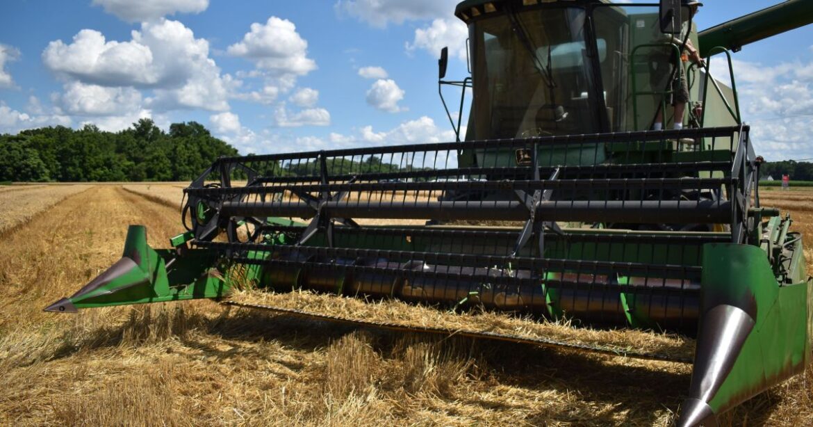 vendas-de-maquinas-agricolas-caem-mais-de-22%-em-junho,-diz-abimaq