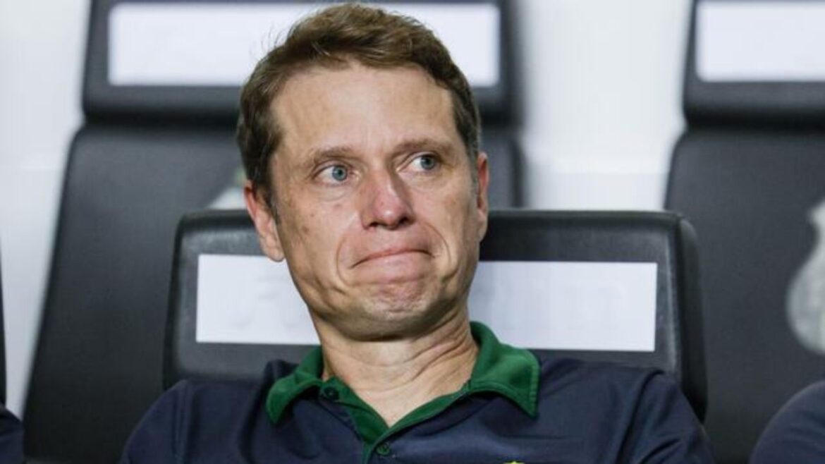 seabra-admite-preocupacao-no-coritiba-e-tenta-evitar-queda-do-bragantino