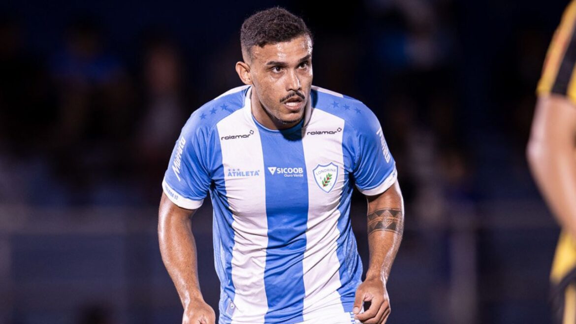 londrina-aposta-em-ex-coritiba-para-substituir-artilheiro-e-sair-da-zr-na-serie-b