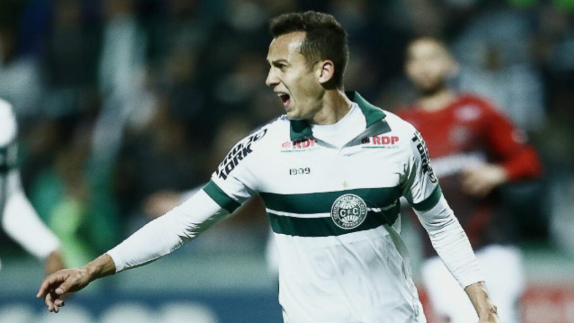 alem-de-pia-do-couto,-clube-da-serie-b-mira-outro-ex-coritiba