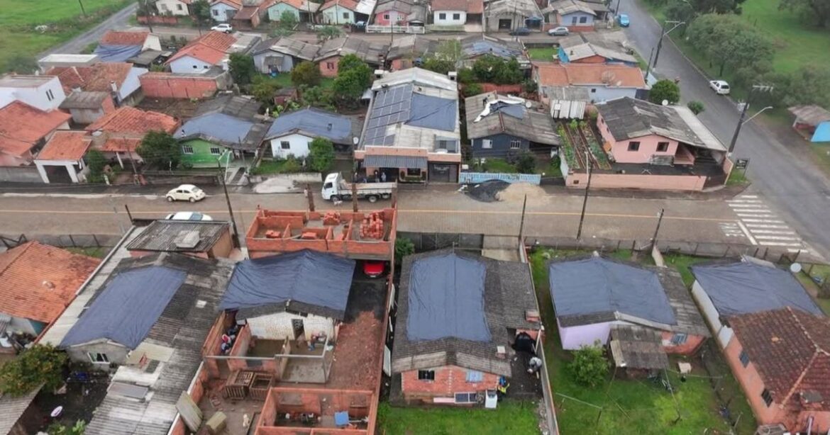 chuva-forte-deixa-um-morto-e-causa-estragos-em-ao-menos-10-cidades-de-sc