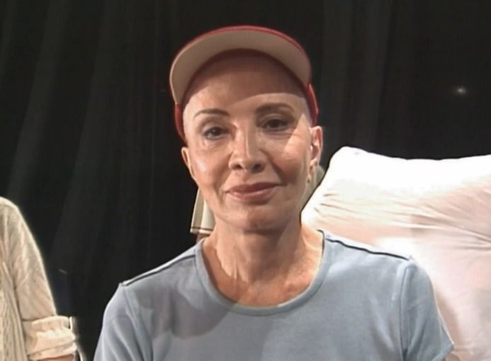 gloria-menezes-raspou-a-cabeca-duas-vezes-para-viver-personagens;-relembre