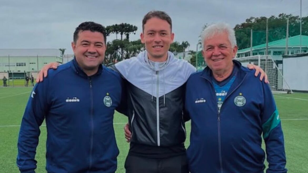 coritiba-demite-ex-atacante-e-aprofunda-reformulacao-nas-categorias-da-base