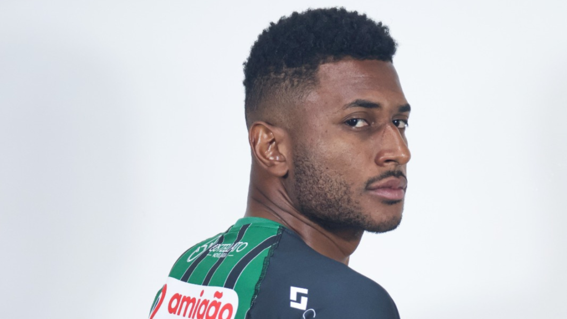 zagueiro-que-defendeu-o-parana-clube-no-brasileirao-fecha-com-clube-paranaense