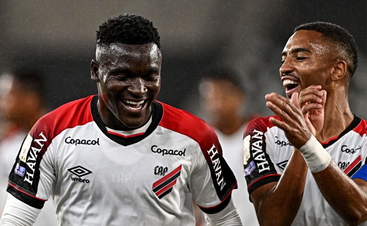 “oi-o-trem”:-viveros,-fumegando,-faz-dois-e-athletico-vence