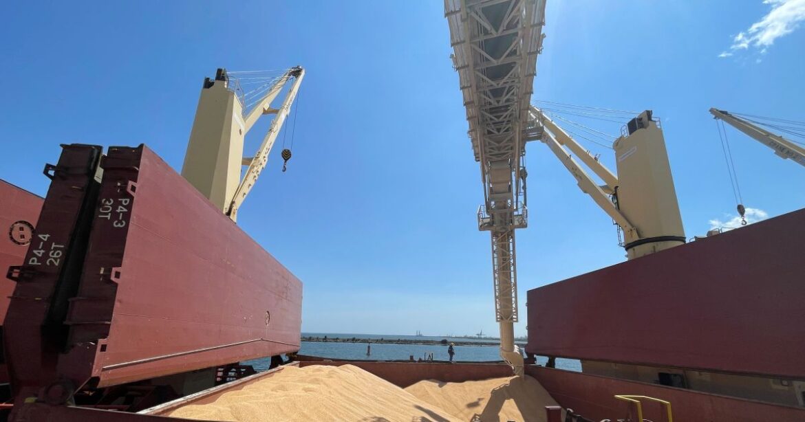 russia-desvia-exportacoes-de-graos-para-o-mar-baltico-apos-novos-ataques
