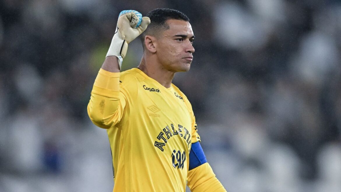 por-que-santos-deve-continuar-no-gol-do-athletico?-aqui-a-resposta