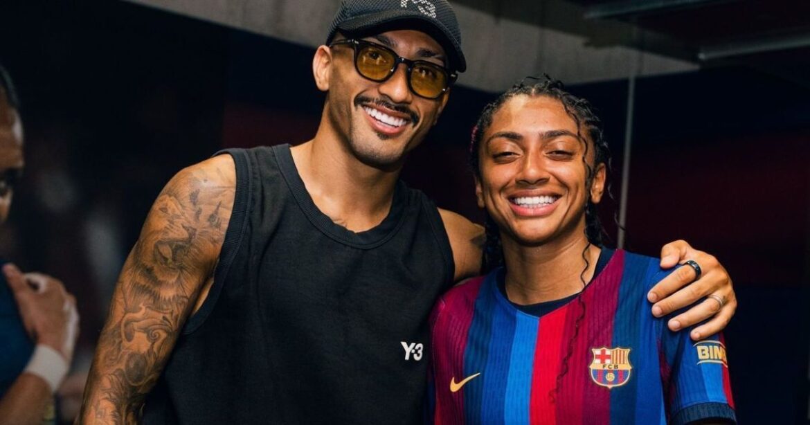 torcida-do-barcelona-confunde-kerolin-com-raphinha-apos-treino