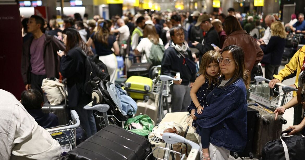 aeroportos-do-reino-unido-retomam-operacoes-apos-dois-dias-com-problemas