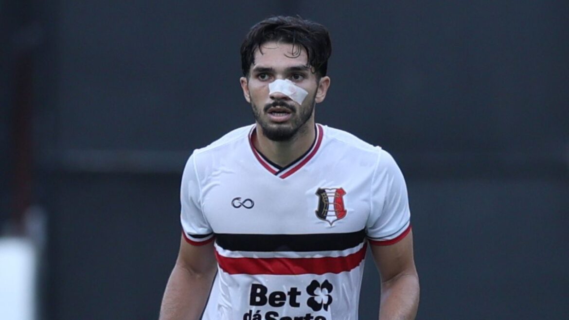 ex-coritiba-vence-processo-na-fifa-e-gera-transfer-ban-em-time-asiatico