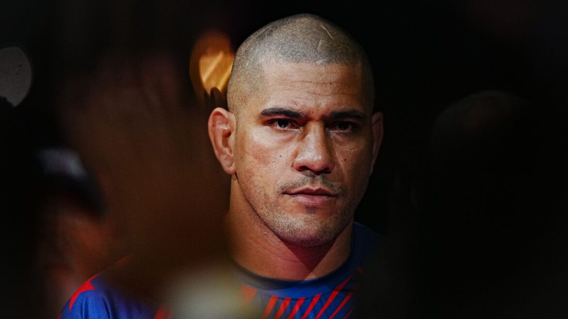 alex-poatan-ganha-posicao-no-ranking-do-ufc-apos-ufc-331
